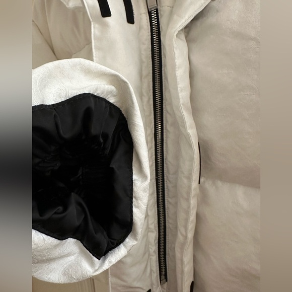 TORY BURCH CROPPED WHITE LOGO DOWN JACKET EUC - Picture 4 of 12